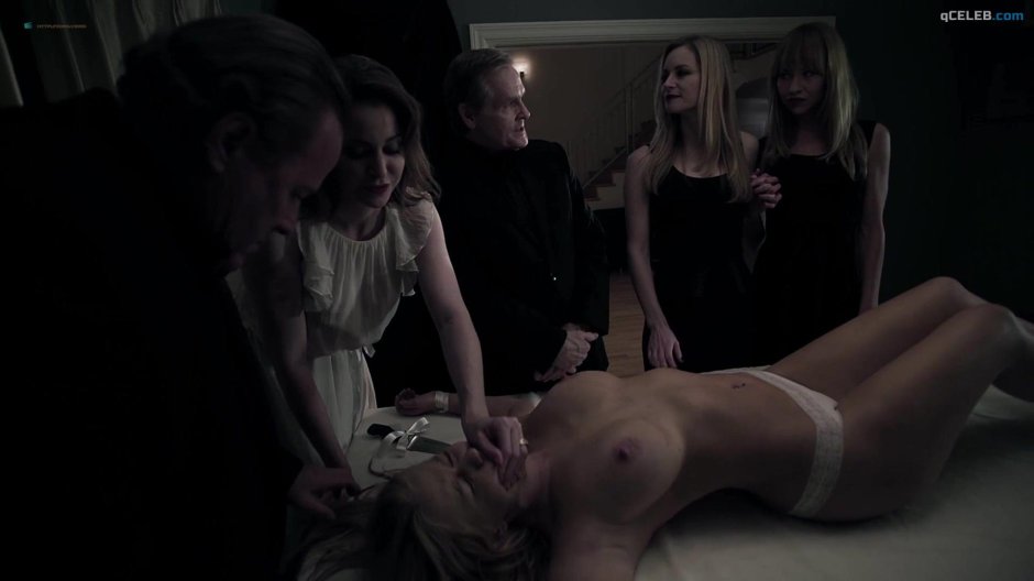 Откровенные сцены