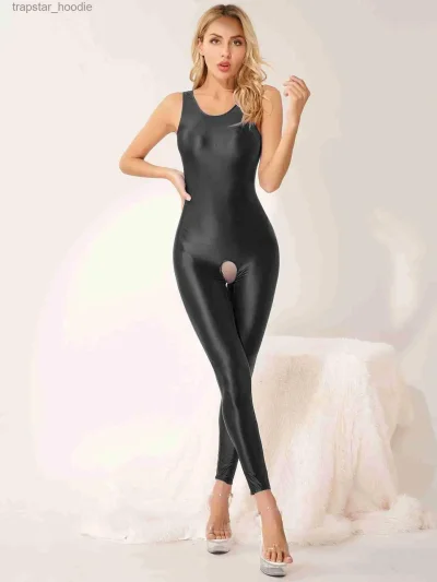 Комбинезон с открытой промежностью