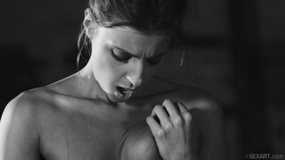 Девушка откровенная