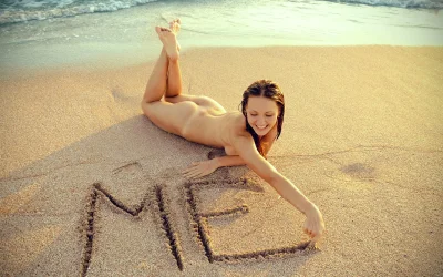 Эротическая фотосессия на песке