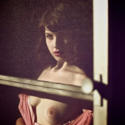 Актриса брюнетка