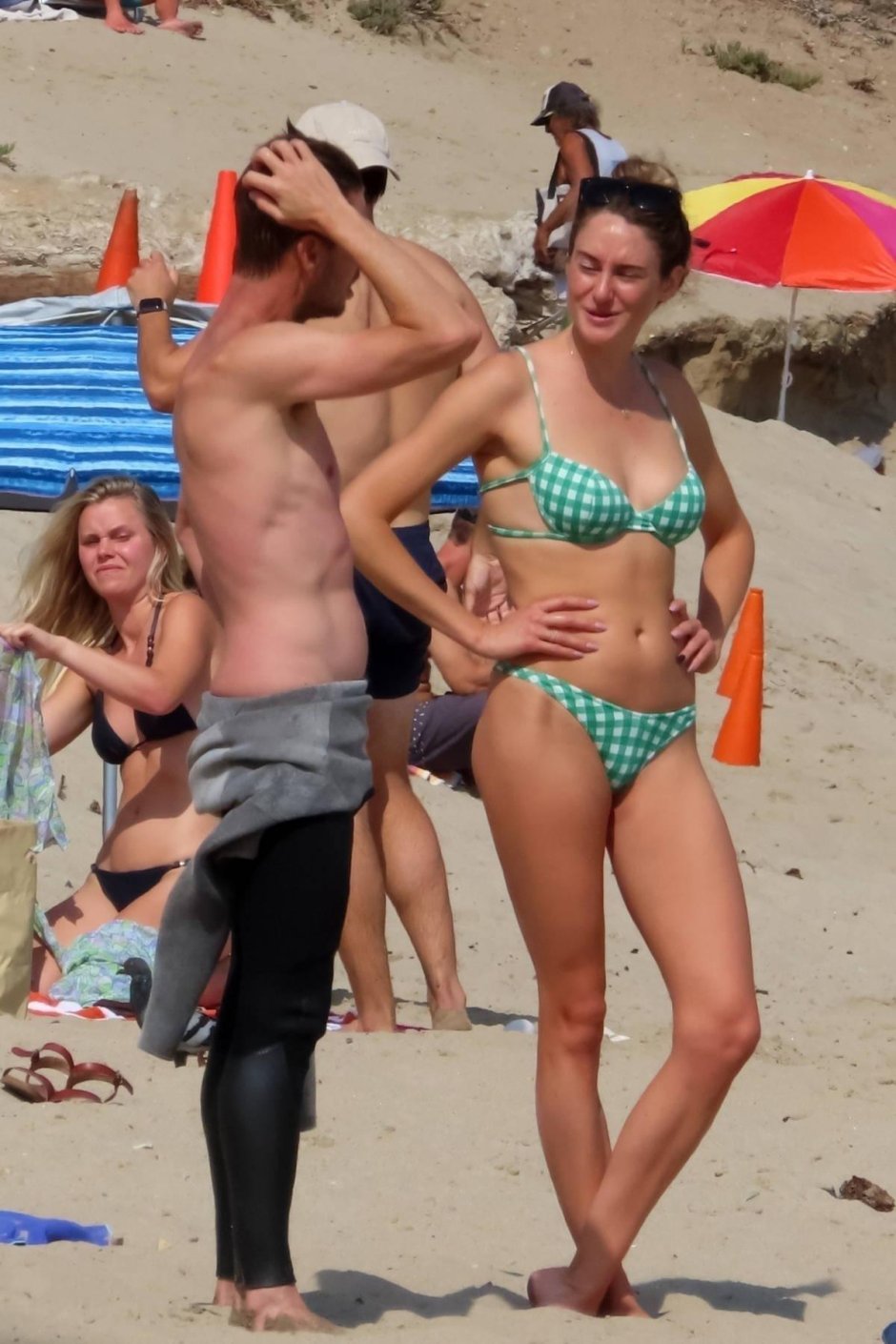 Шейлин вудли в купальнике