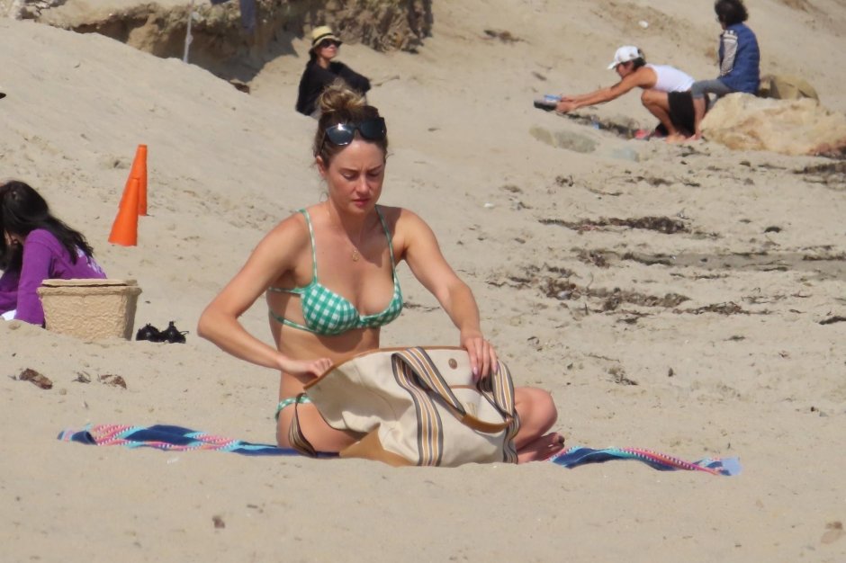 Shailene woodley в купальнике