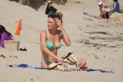 Шейлин вудли в купальнике