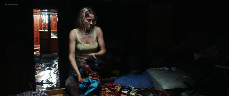 Бриттани робертсон под куполом