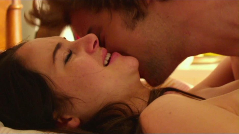 Woodley shailene постельная сцена