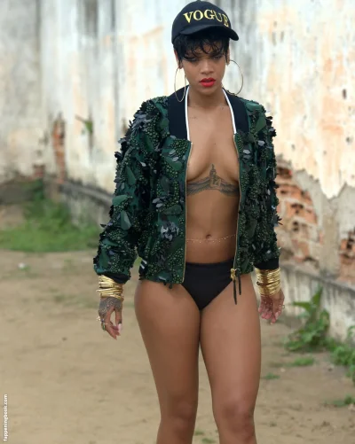 Rihanna sexy