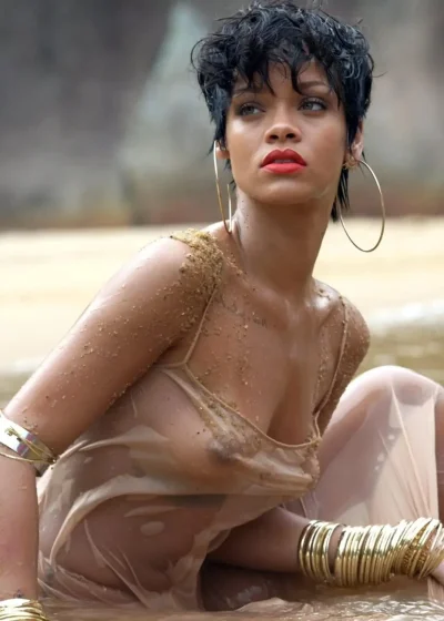 Nude rihanna