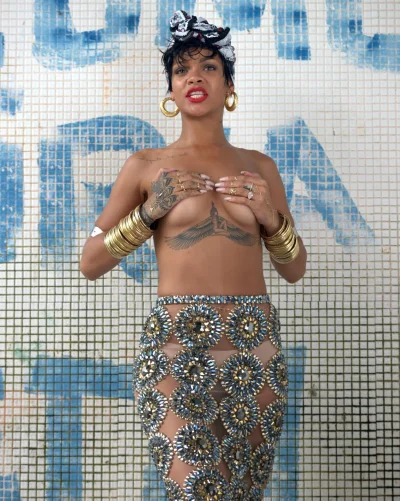 Голое платье рианны