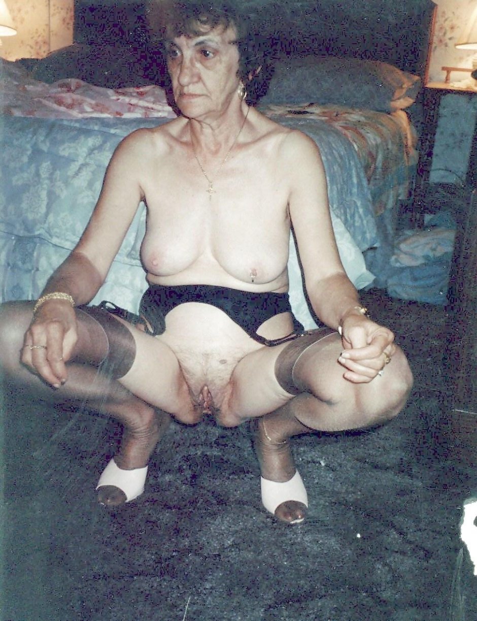 Голые летние старушки