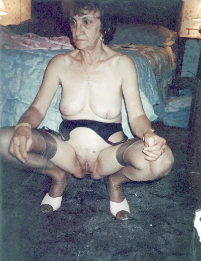 Голые летние старушки