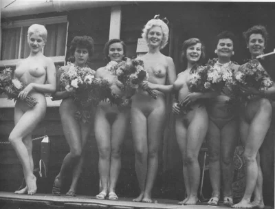 Ретро конкурс голых женщин