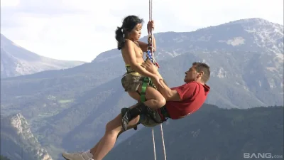 Альпинист в горах