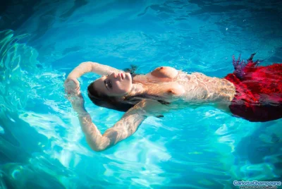 Фотосессия в бассейне