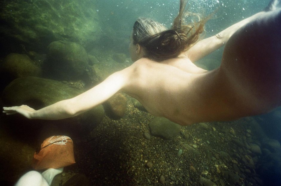 Русалка в воде