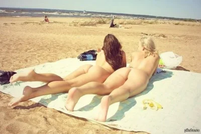 Девки на пляже