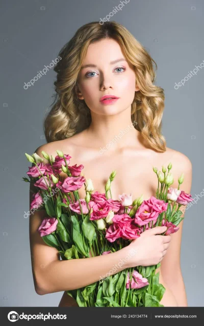 Девушка с цветам