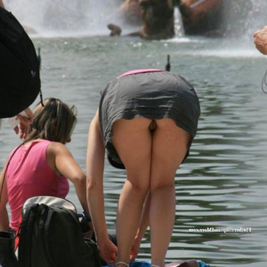 Девушка засветила попу