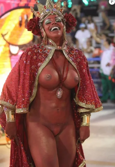 Голый карнавал бразилия
