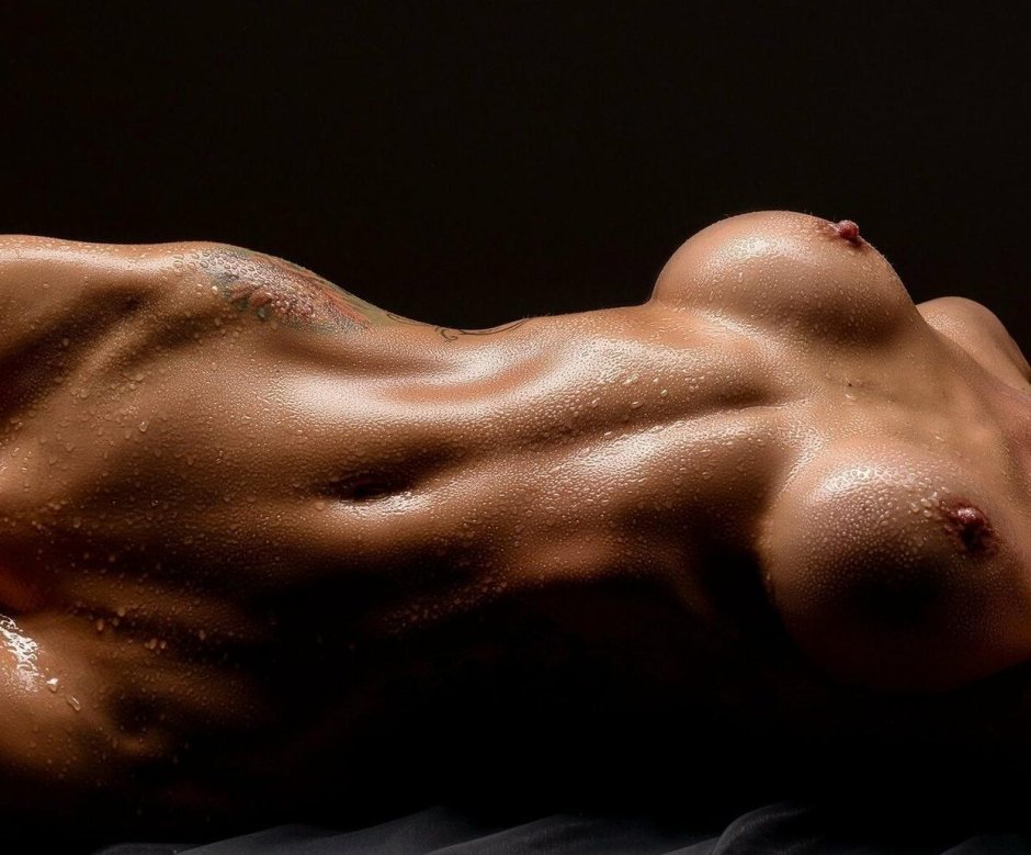 Красивое голое тело женщины