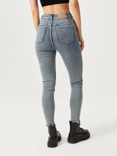 Базовые джинсы