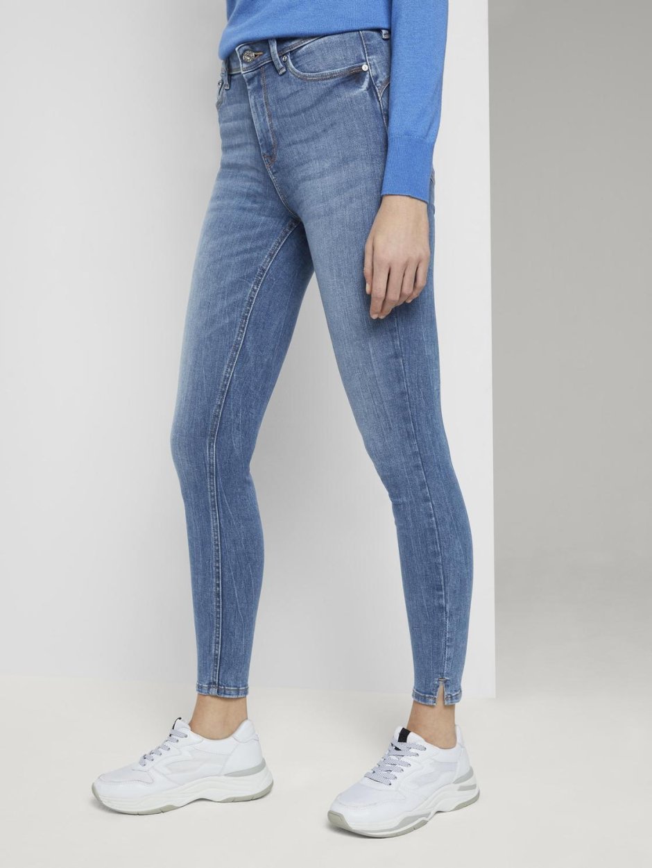 Скинни фит джинсы
