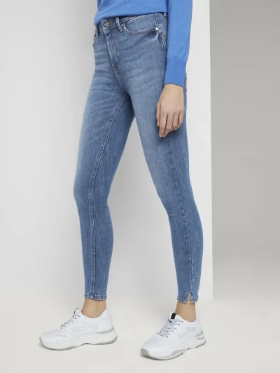 Скинни фит джинсы