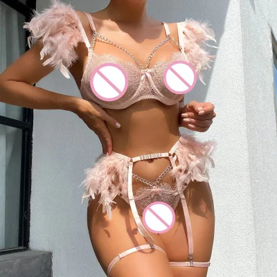 Комплект эротического нижнего белья с перьями