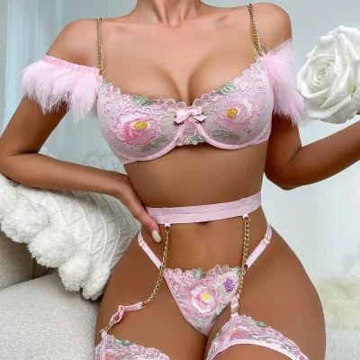 Сексуальный кружевной комплект нижнего белья с