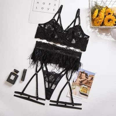 Кружевной комплект нижнего белья