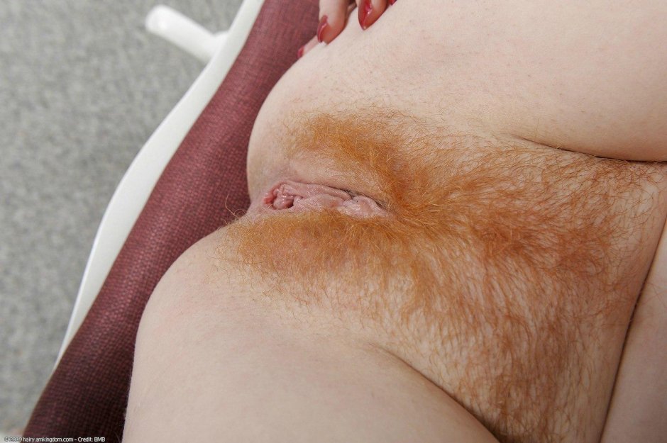 Рыжая девушка