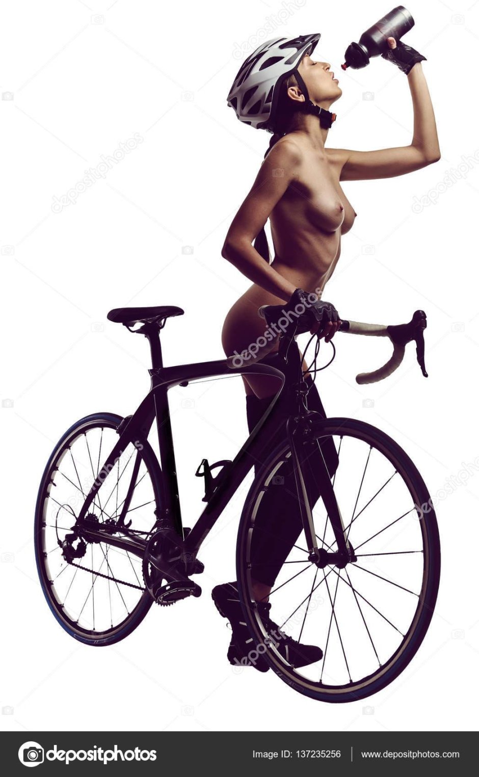 Силуэт девушки на велосипеде