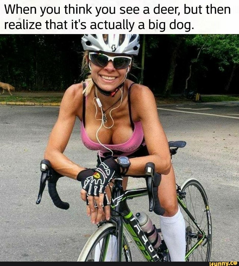 Девушка на шоссейном велосипеде