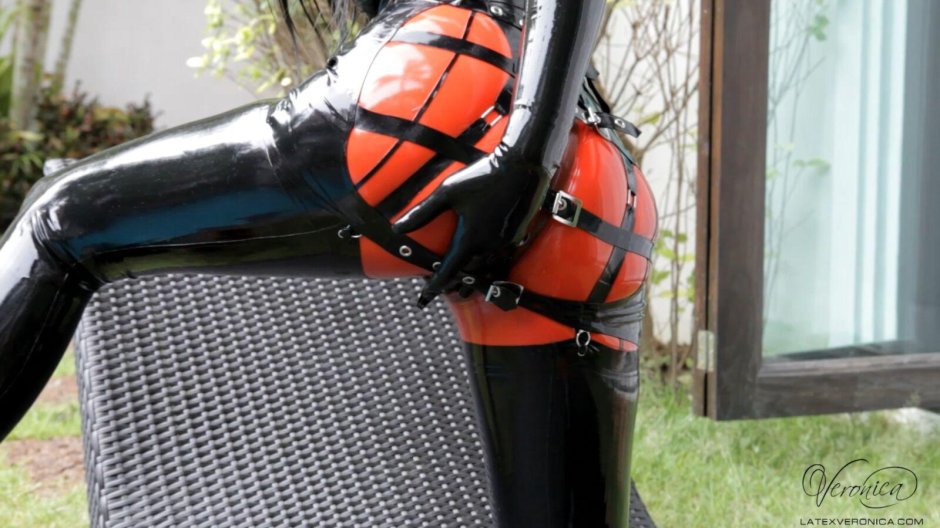 Эротические девушки в латексе