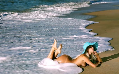 Девушка море