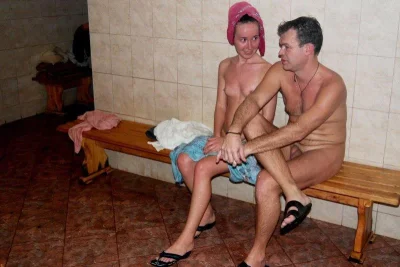 Жена в бане