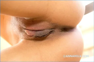 Писечки с темными губами