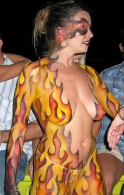 Прикольный эротический бодиарт