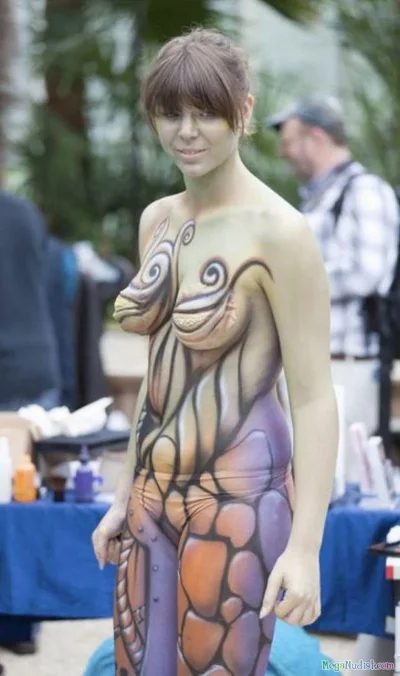 Нудисты бодиарт