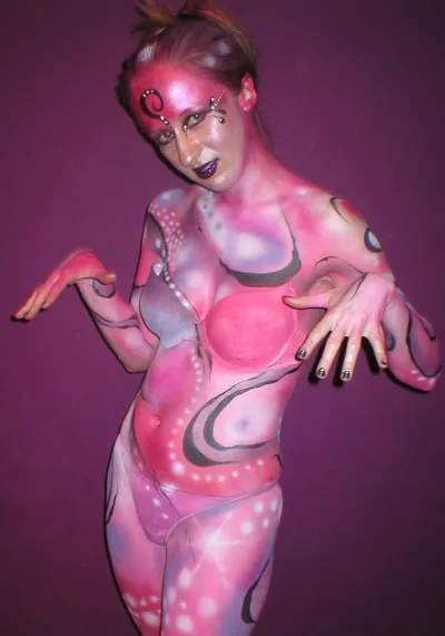 Бодиарт голая