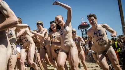 Фестиваль голых