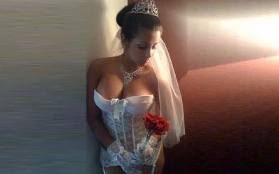 Сиськи в свадебном платье