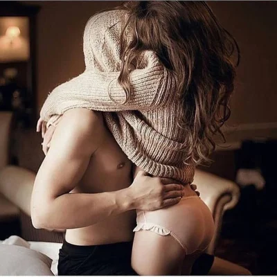 Объятия сзади