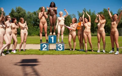 Соревнования голых девок