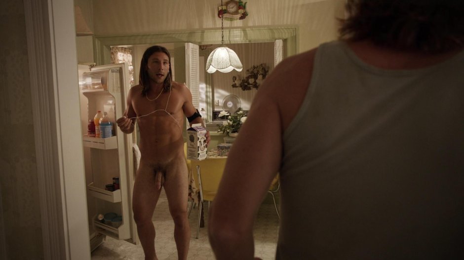 Зак макгоуэн бесстыжие голый