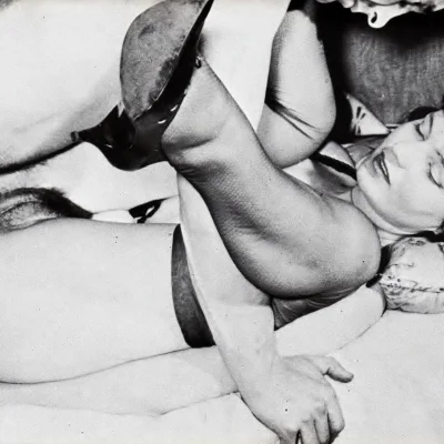 Женщины в чулках ретро