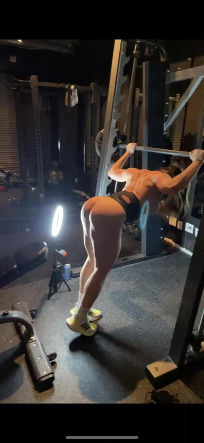 Фитнес голая приседания