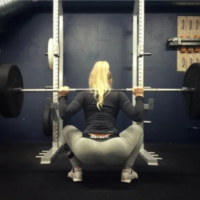 Анна нистром со штангой