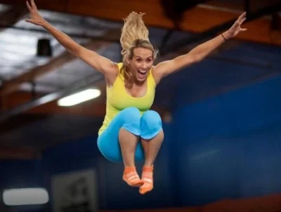 Sarah cooper на батуте