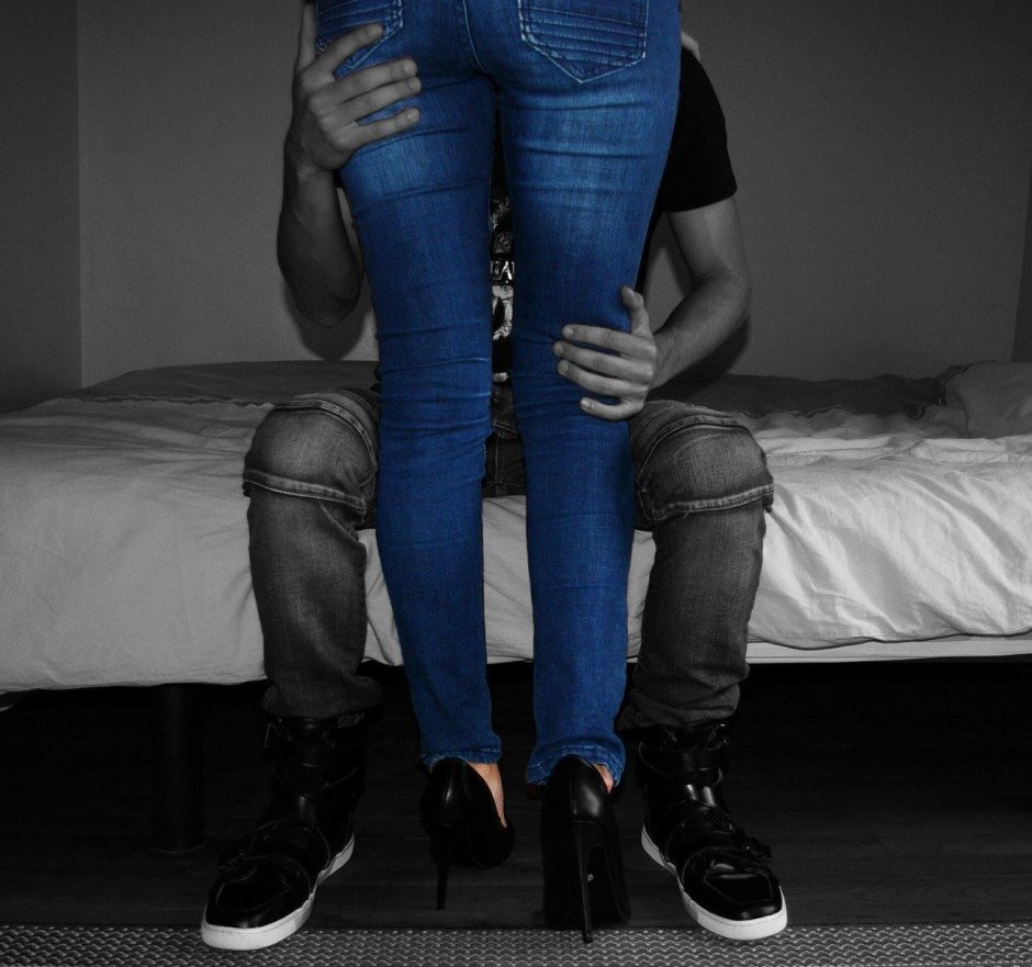 Девушка джинсах